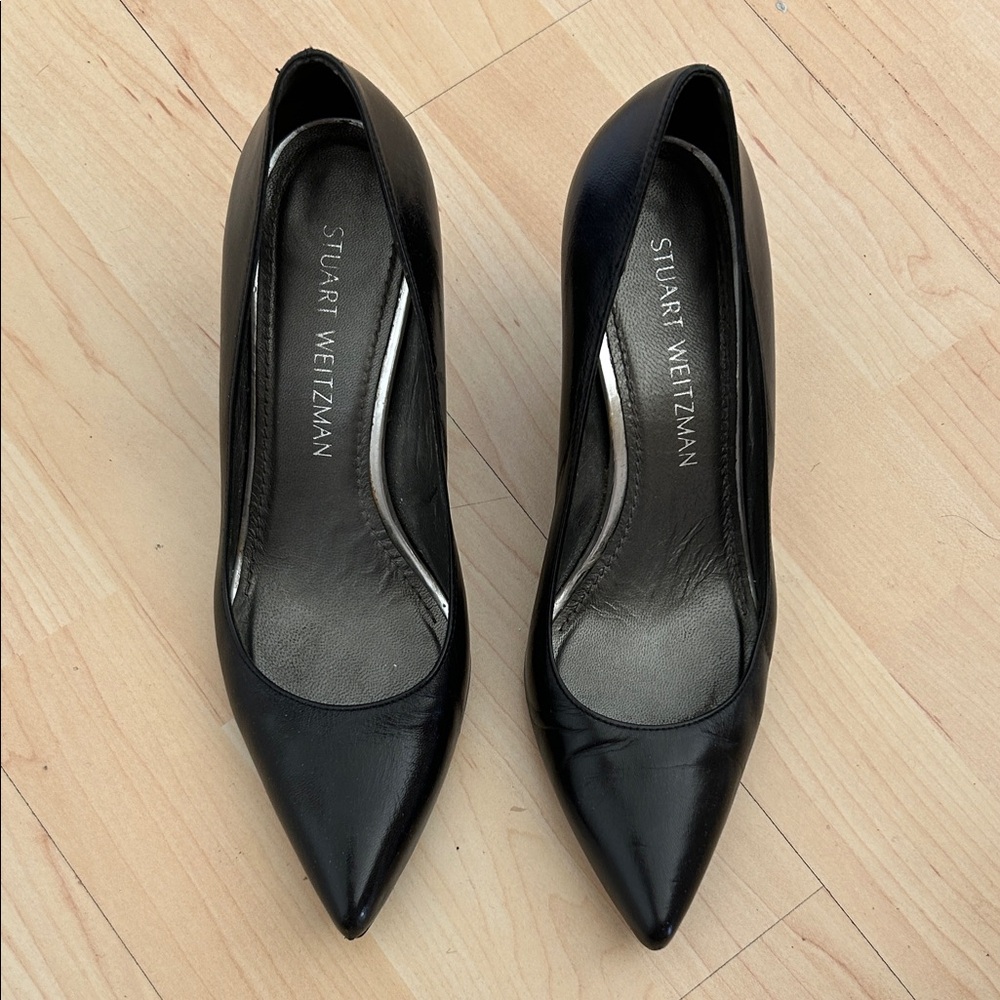 Stuart Weitzman Black Closed Toe Leather Pump